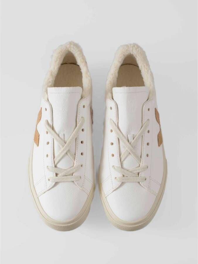 Veja Winter Chrome-Vrije Sneakers met V Design White Heren