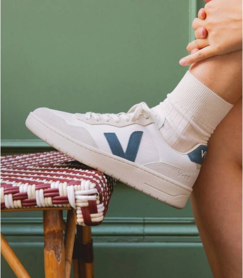 Veja Witte en Lichtblauwe Leren Sneakers White Dames