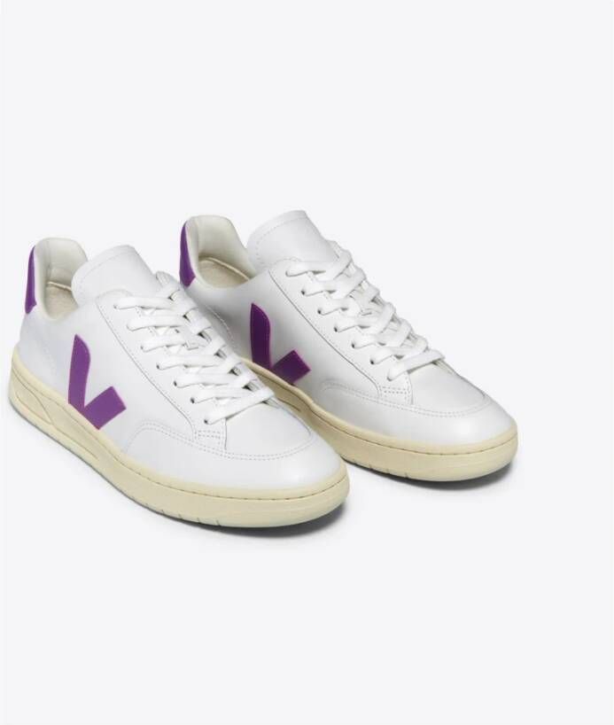 Veja Witte en Paarse Leren Sneakers White Dames