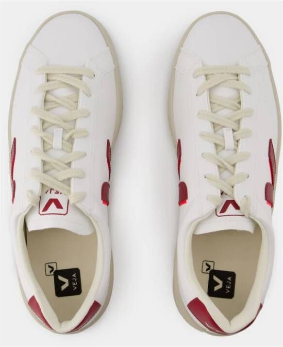 Veja Witte Katoenen Sneakers met Amazon Rubber Zool White Heren