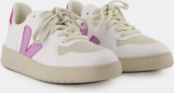 Veja Witte Katoenen Sneakers met Amazon Rubberen Zool White Dames