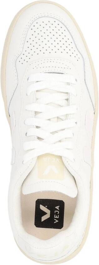 Veja Witte Leren Geperforeerde Neus Sneaker White Dames