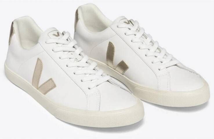 Veja Witte leren sneakers met ChromeFree leren panelen White Dames