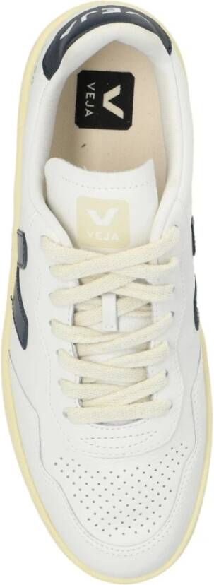 Veja Witte Leren Sneakers met Geperforeerde Neus White Heren