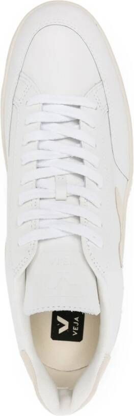 Veja Witte Leren Sneakers Ronde Neus Vetersluiting White Dames