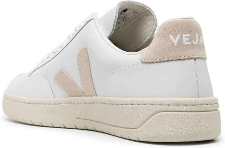 Veja Witte Leren Sneakers Ronde Neus Vetersluiting White Dames