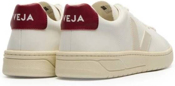 Veja Witte Sneakers met Natuurlijke V-Detail White Dames