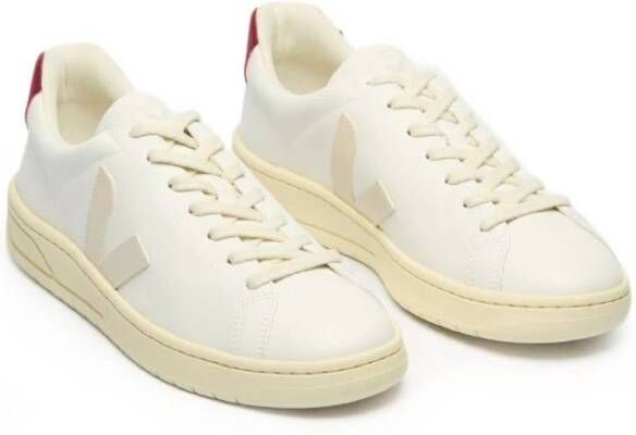 Veja Witte Sneakers met Natuurlijke V-Detail White Dames