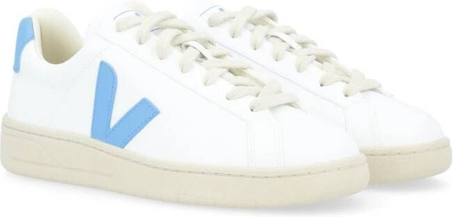 Veja Witte vegan leren sneaker met blauw logo White Dames