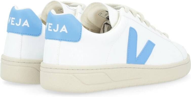 Veja Witte vegan leren sneaker met blauw logo White Dames