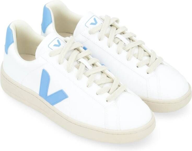 Veja Witte vegan leren sneaker met blauw logo White Dames