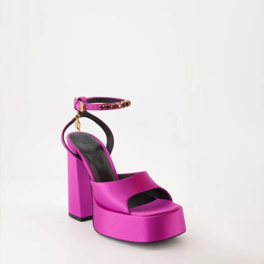 Versace Plateau Sandalen met Medusa Bedel Pink Dames