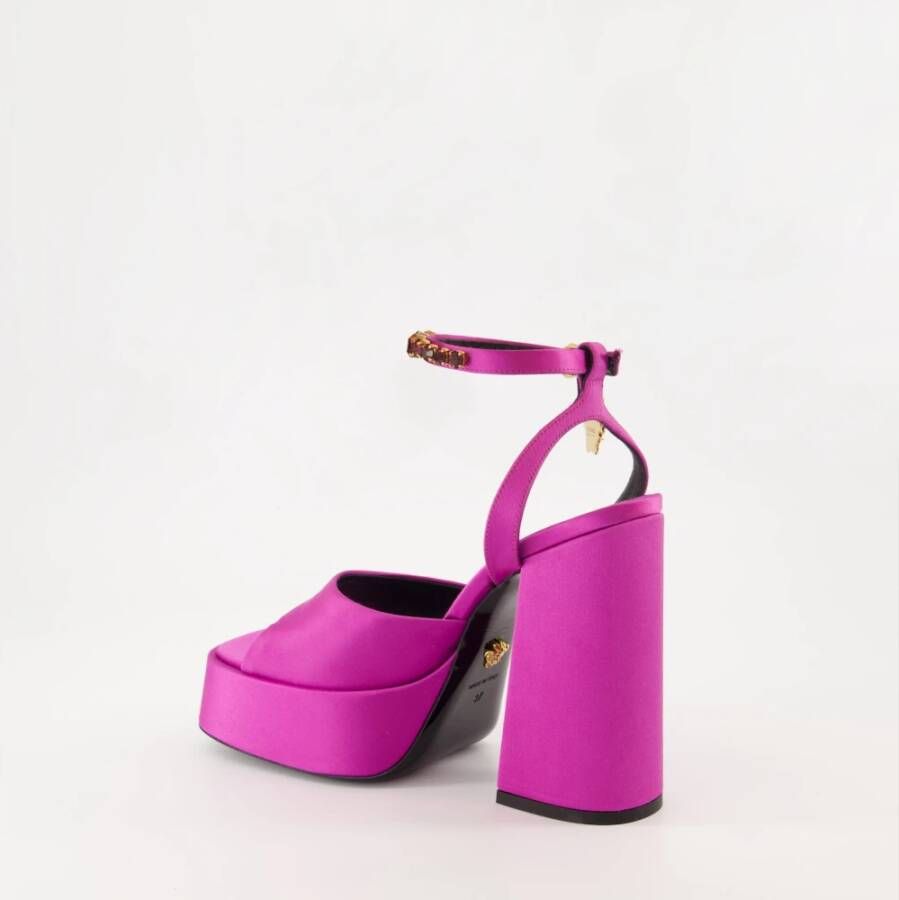 Versace Plateau Sandalen met Medusa Bedel Pink Dames