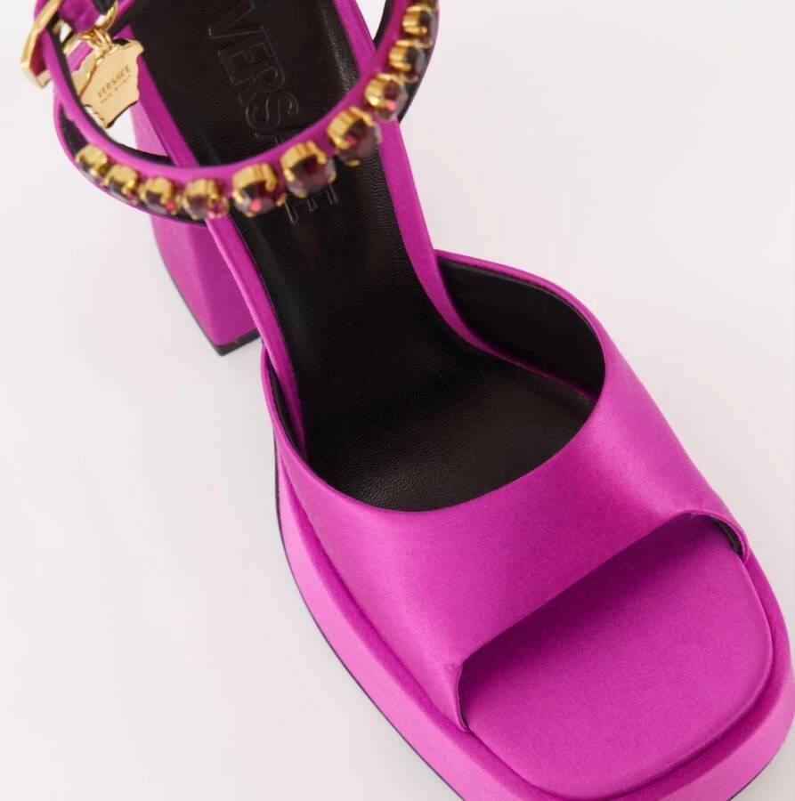 Versace Plateau Sandalen met Medusa Bedel Pink Dames