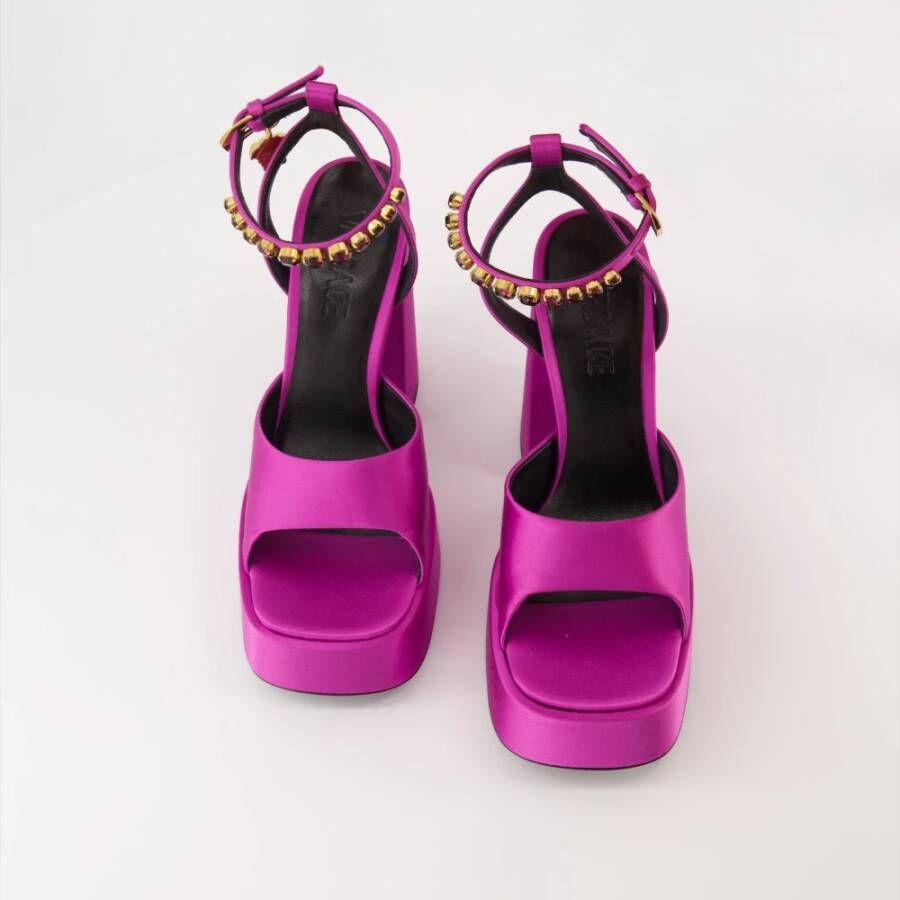 Versace Plateau Sandalen met Medusa Bedel Pink Dames