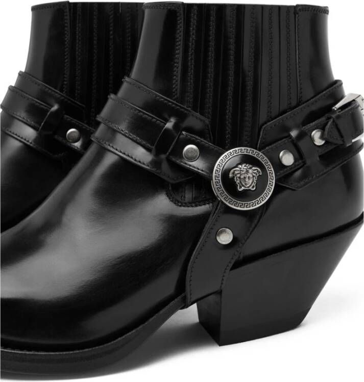 Versace Platte schoenen met Medusa Head Motif Black Dames