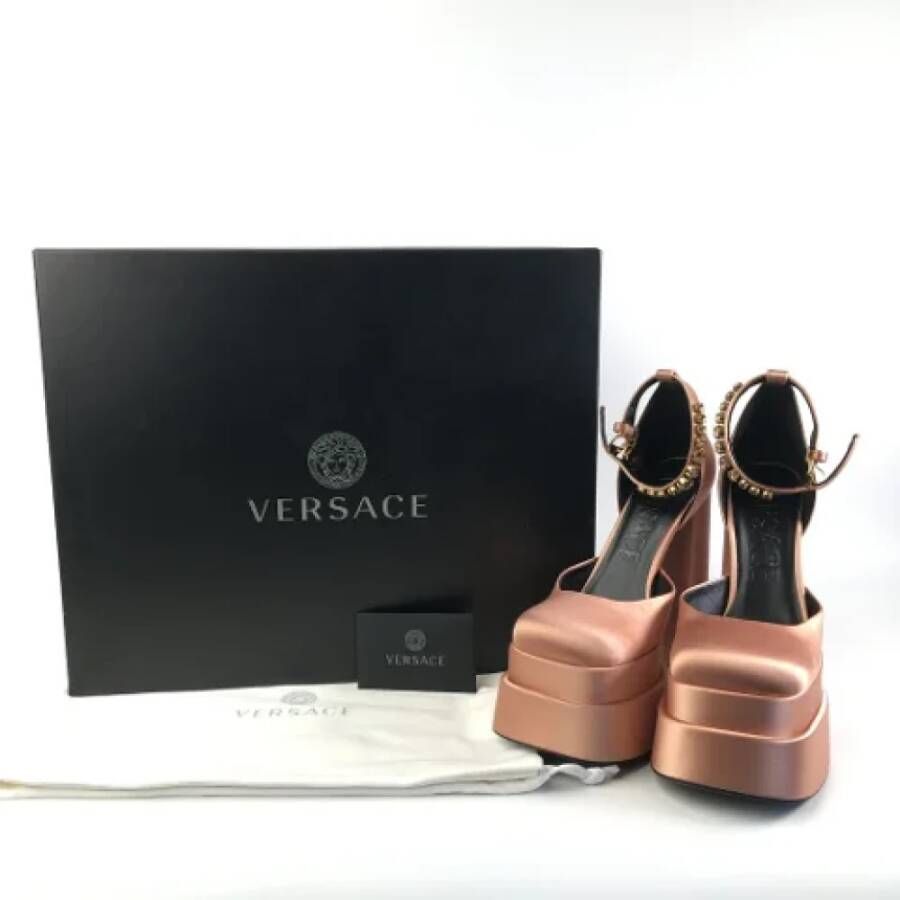 Versace Pre-owned Fabric heels Pink Dames