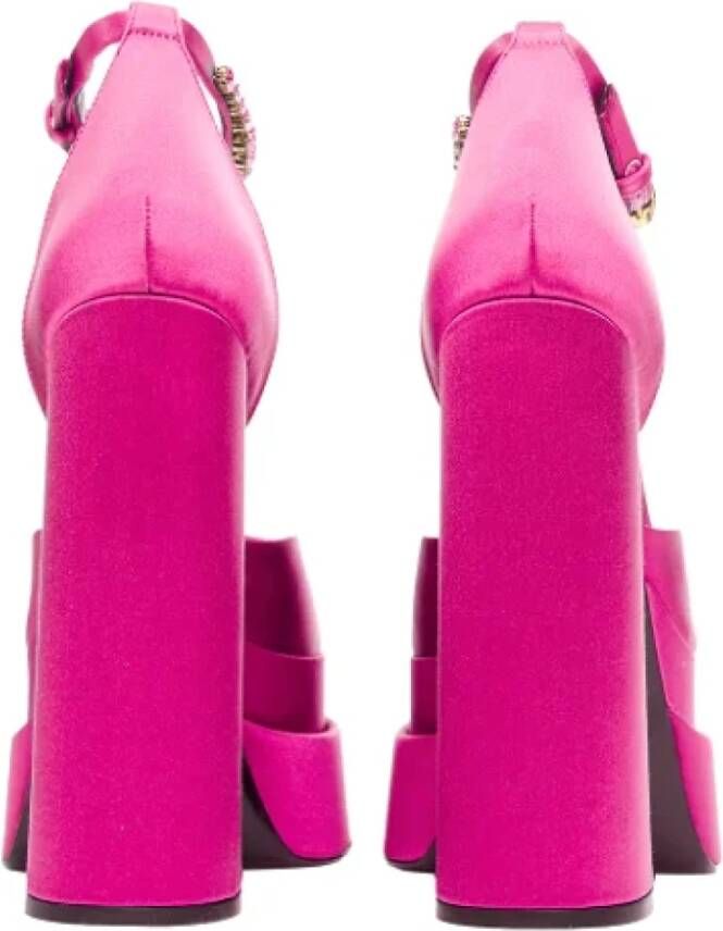 Versace Pre-owned Fabric heels Pink Dames