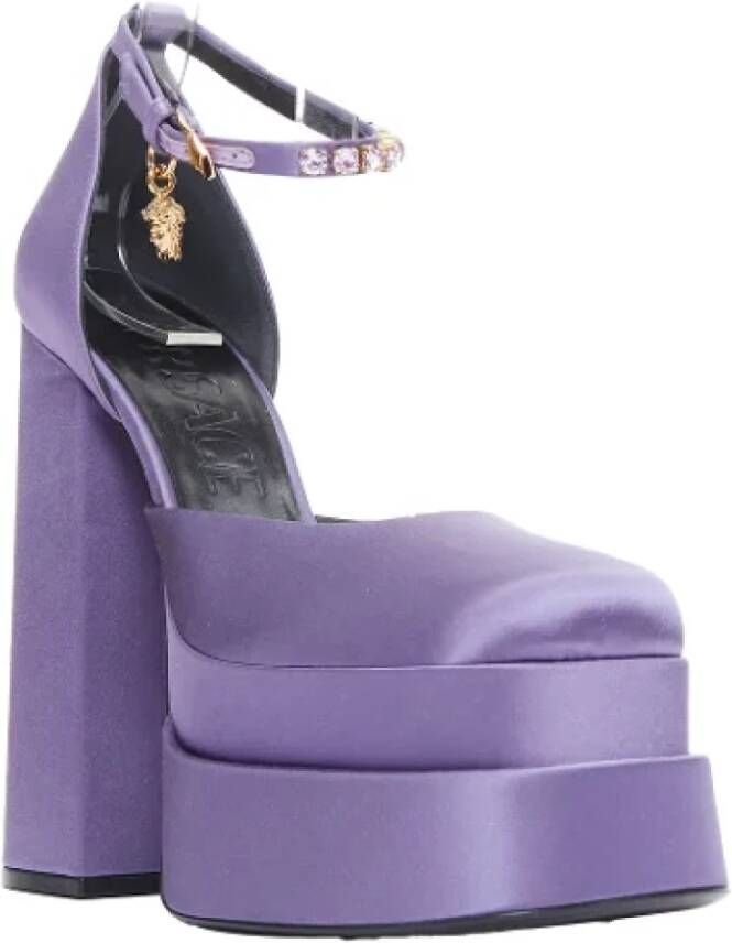 Versace Pre-owned Fabric heels Purple Dames