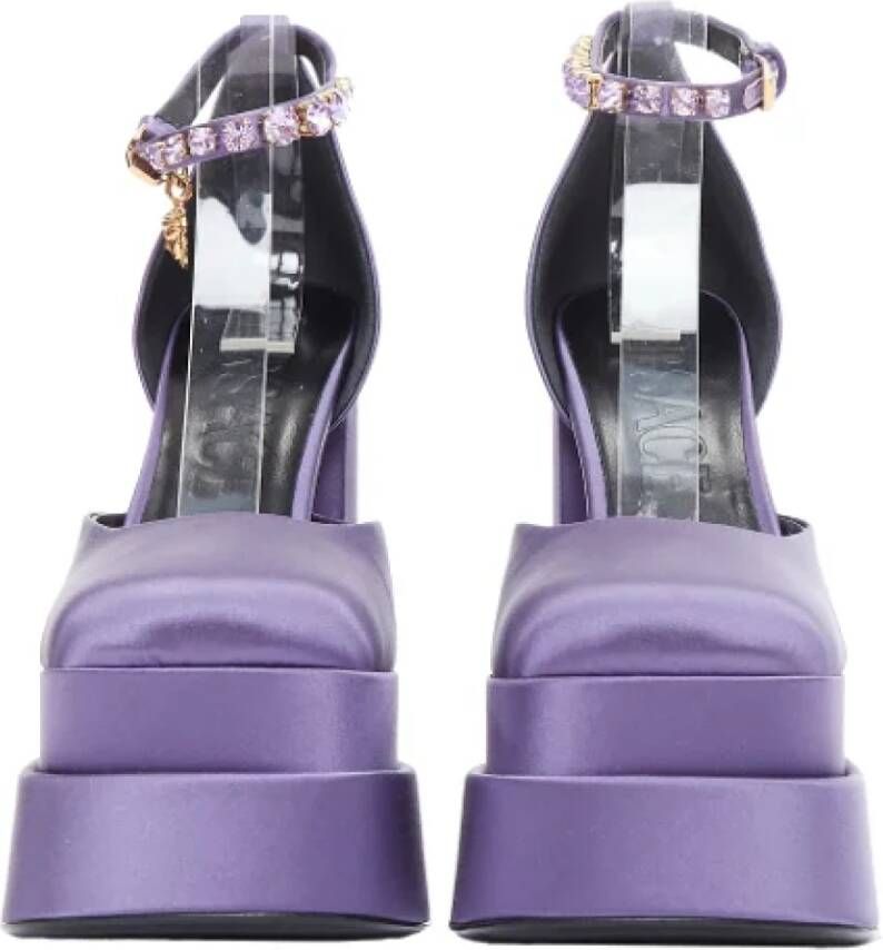 Versace Pre-owned Fabric heels Purple Dames