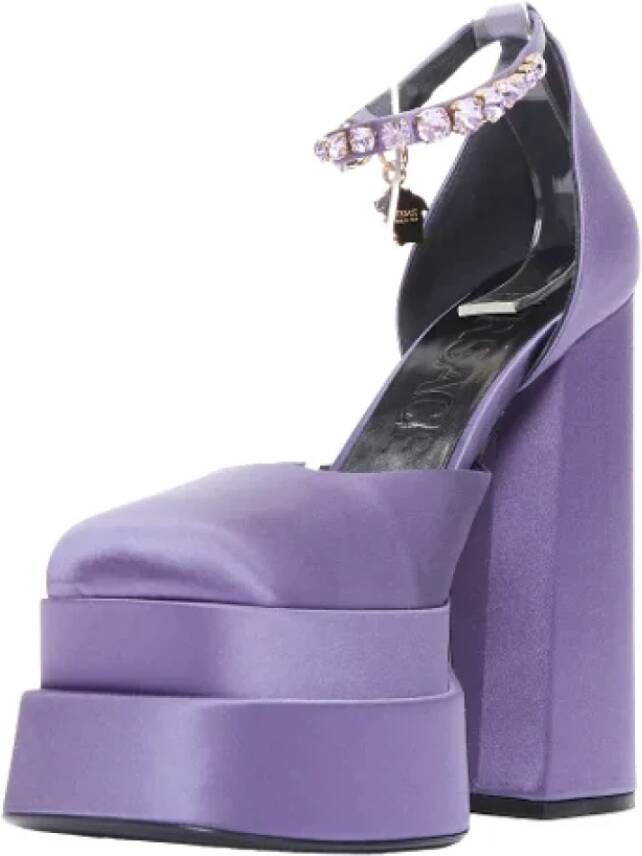 Versace Pre-owned Fabric heels Purple Dames