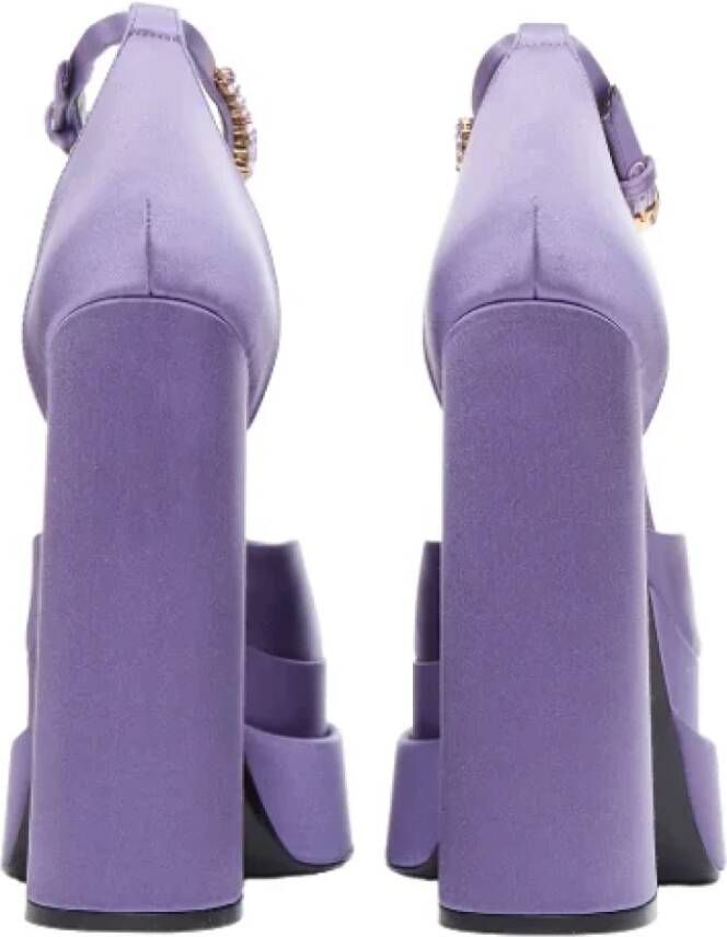 Versace Pre-owned Fabric heels Purple Dames