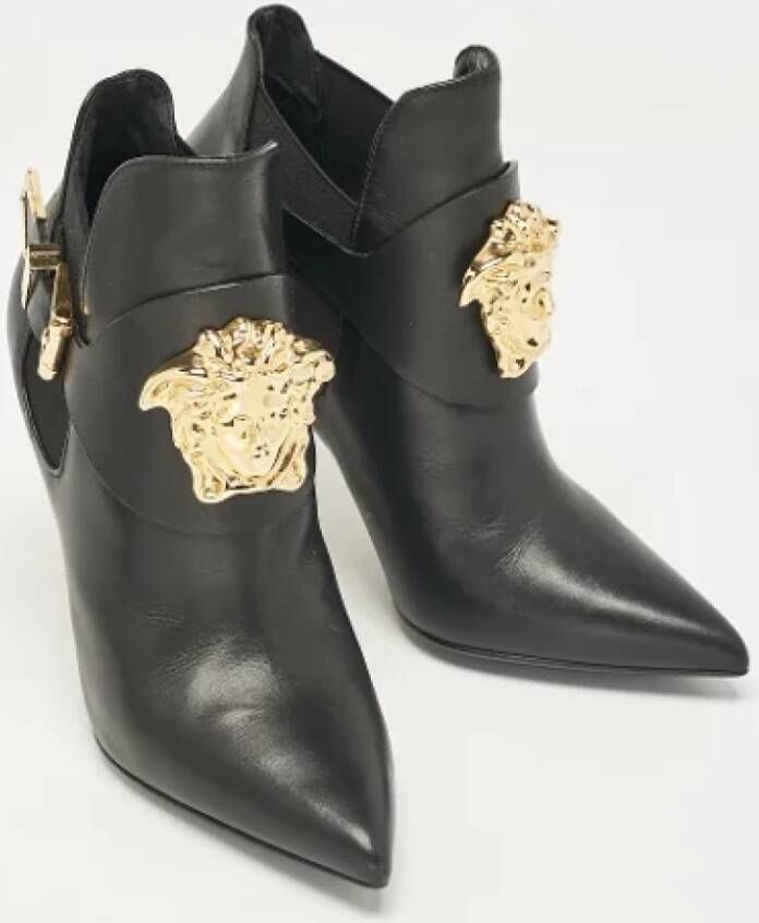 Versace Pre-owned Leather boots Black Dames