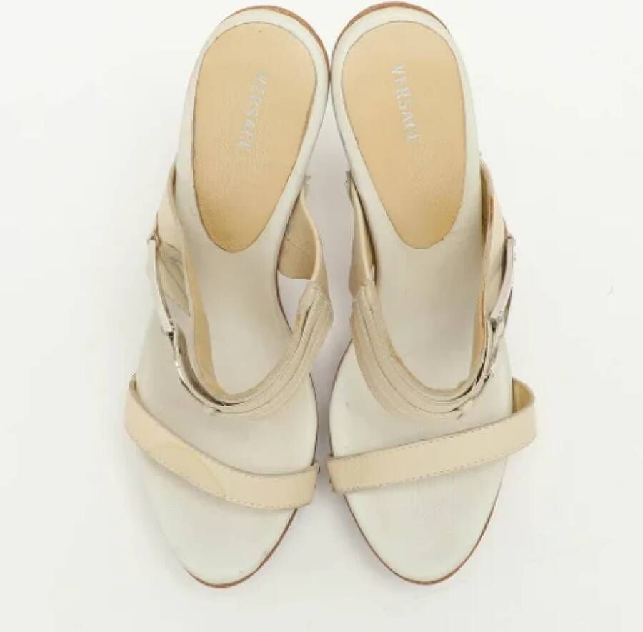 Versace Pre-owned Leather sandals Beige Dames