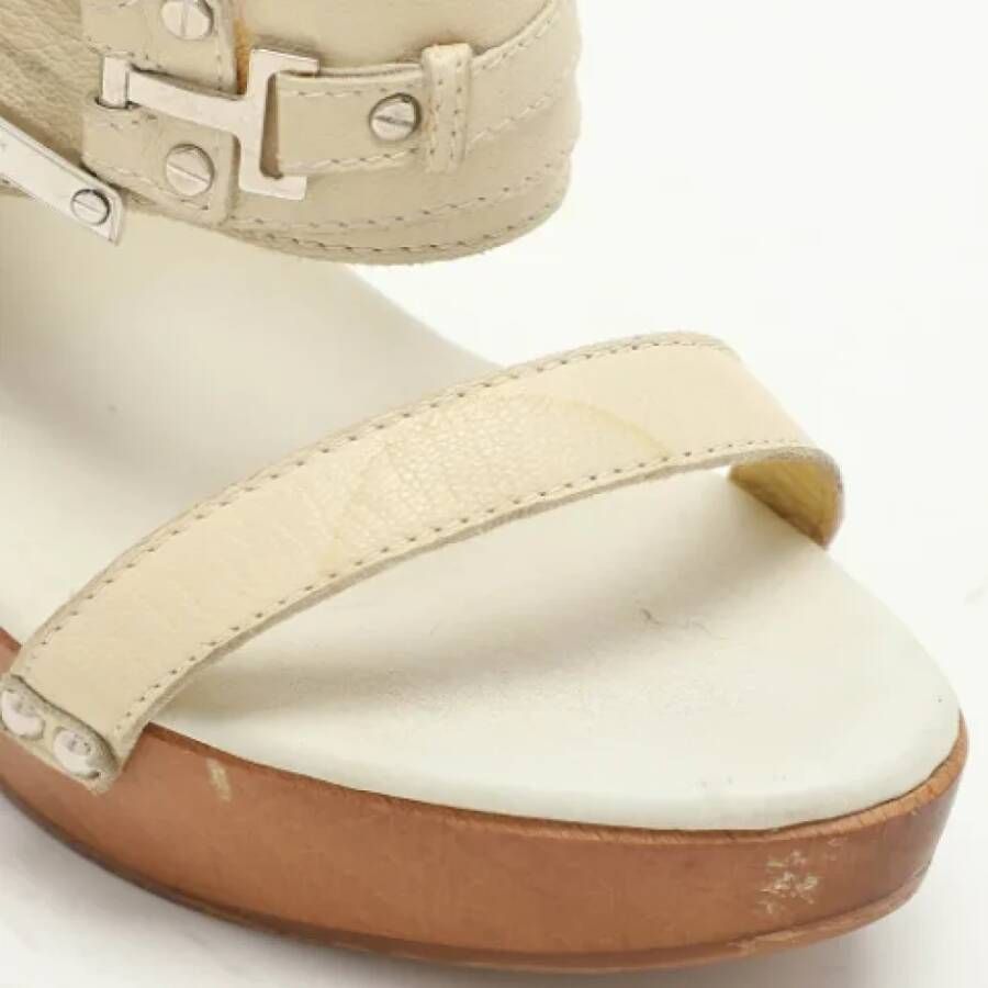 Versace Pre-owned Leather sandals Beige Dames