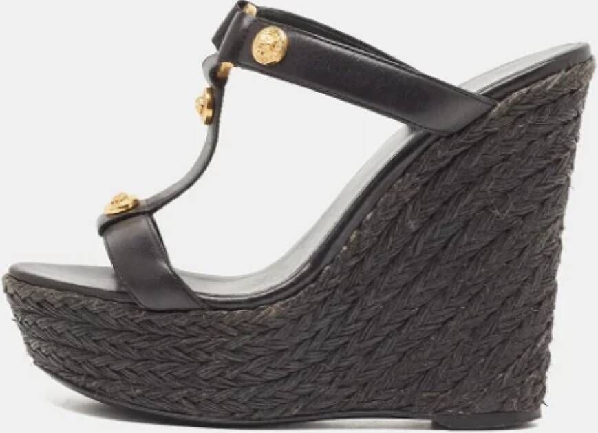 Versace Pre-owned Leather sandals Black Dames