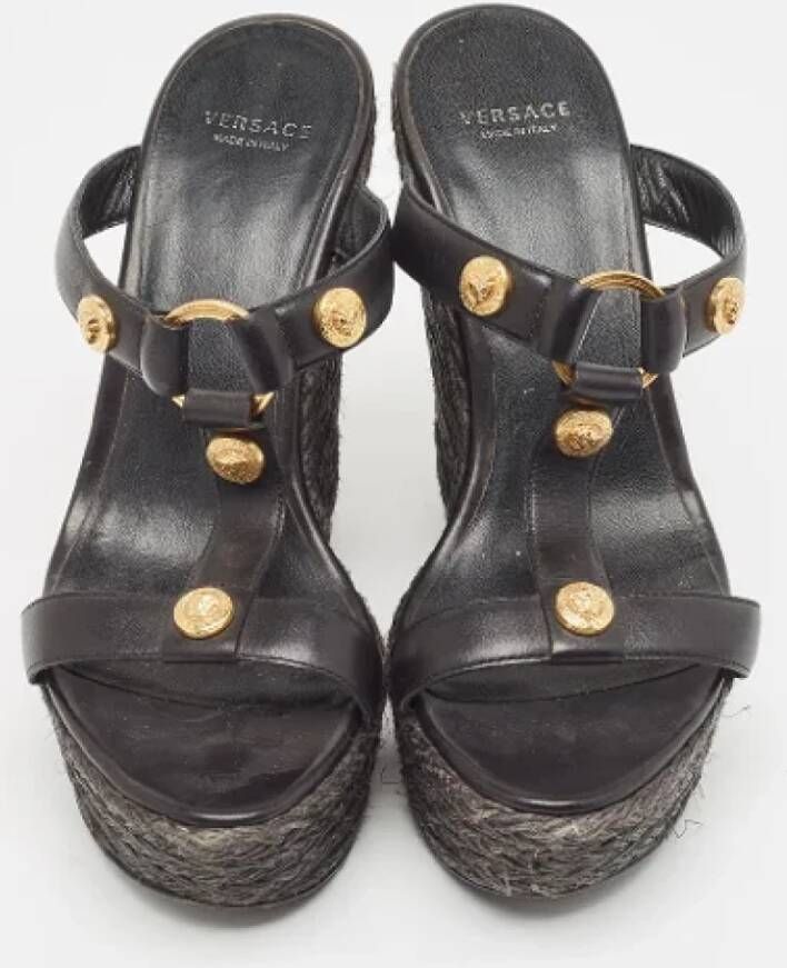 Versace Pre-owned Leather sandals Black Dames