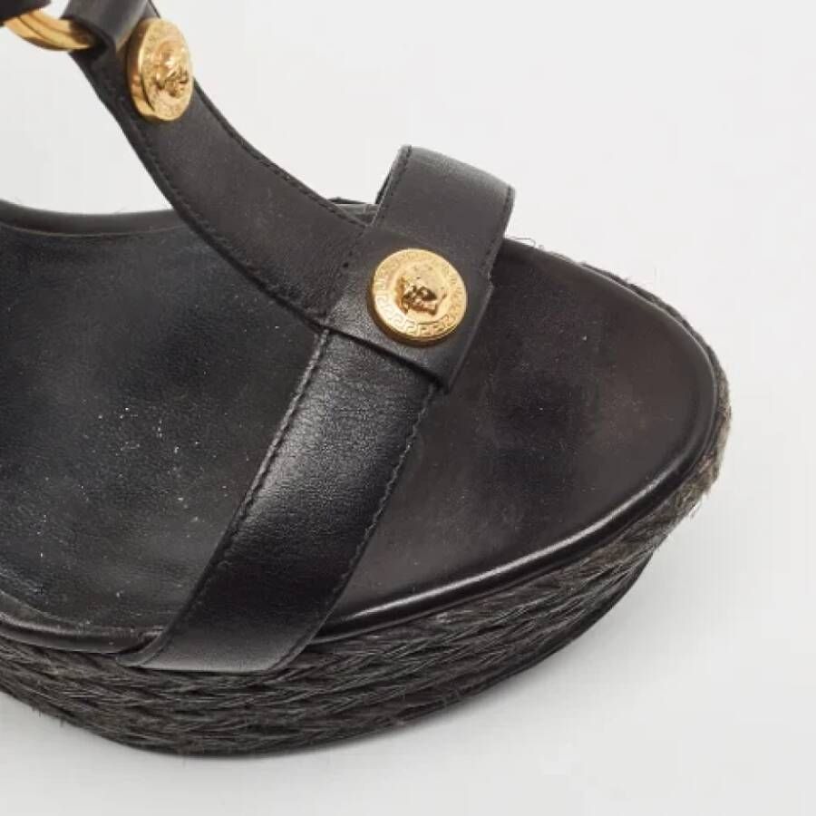 Versace Pre-owned Leather sandals Black Dames