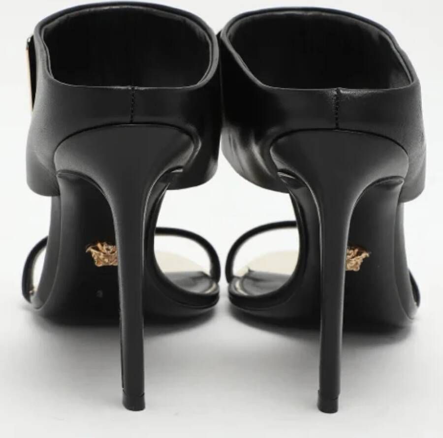 Versace Pre-owned Leather sandals Black Dames