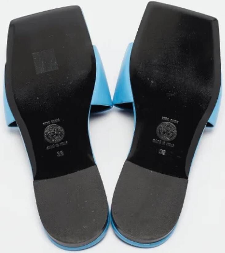 Versace Pre-owned Leather sandals Blue Dames