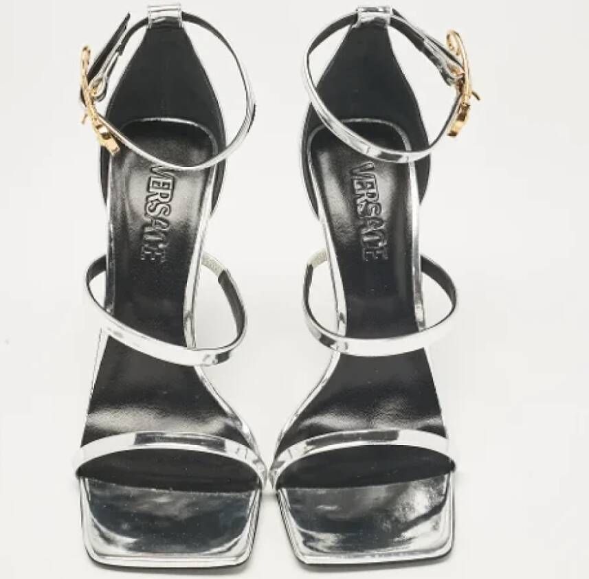 Versace Pre-owned Leather sandals Gray Dames