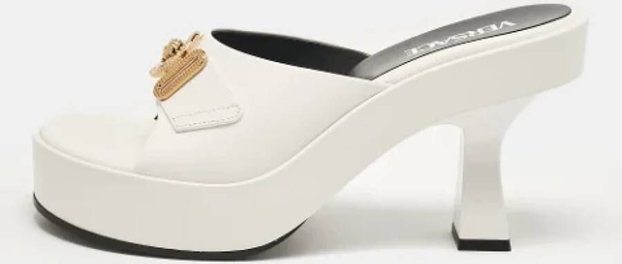 Versace Pre-owned Leather sandals White Dames