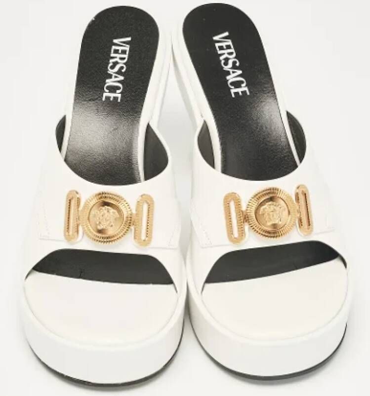 Versace Pre-owned Leather sandals White Dames