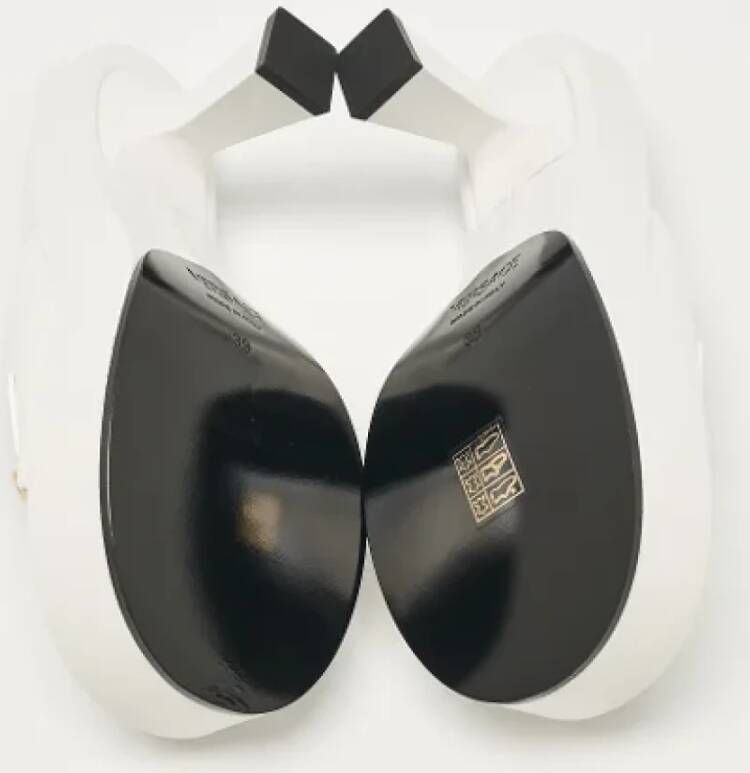 Versace Pre-owned Leather sandals White Dames