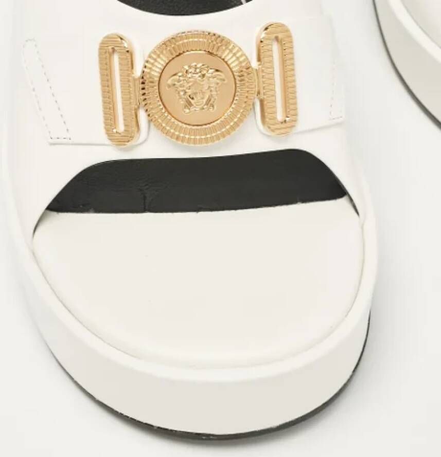 Versace Pre-owned Leather sandals White Dames