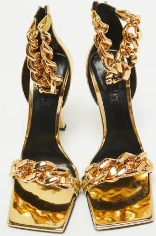 Versace Pre-owned Leather sandals Yellow Dames