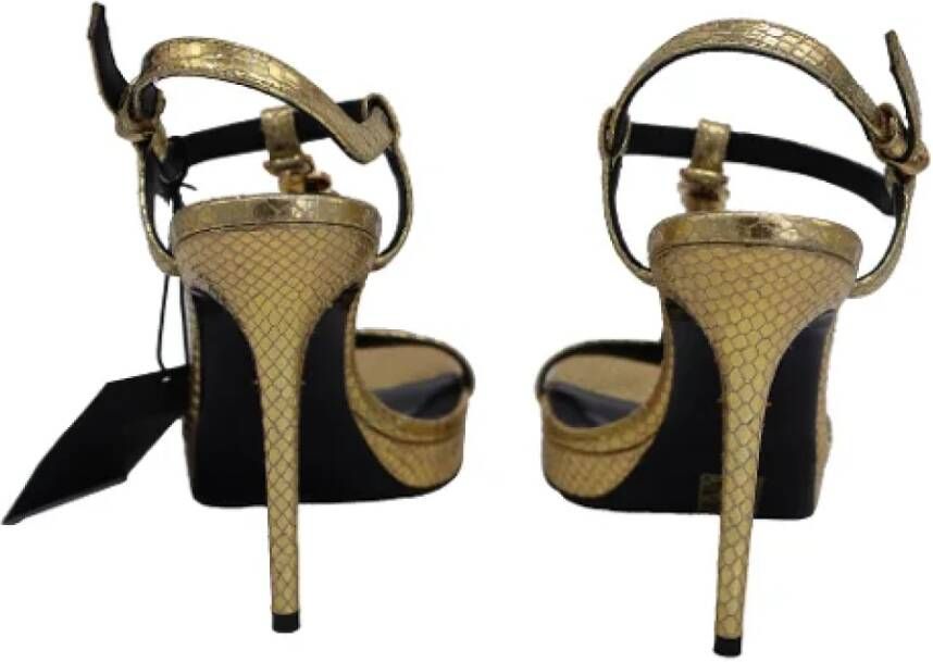 Versace Pre-owned Leather sandals Yellow Dames