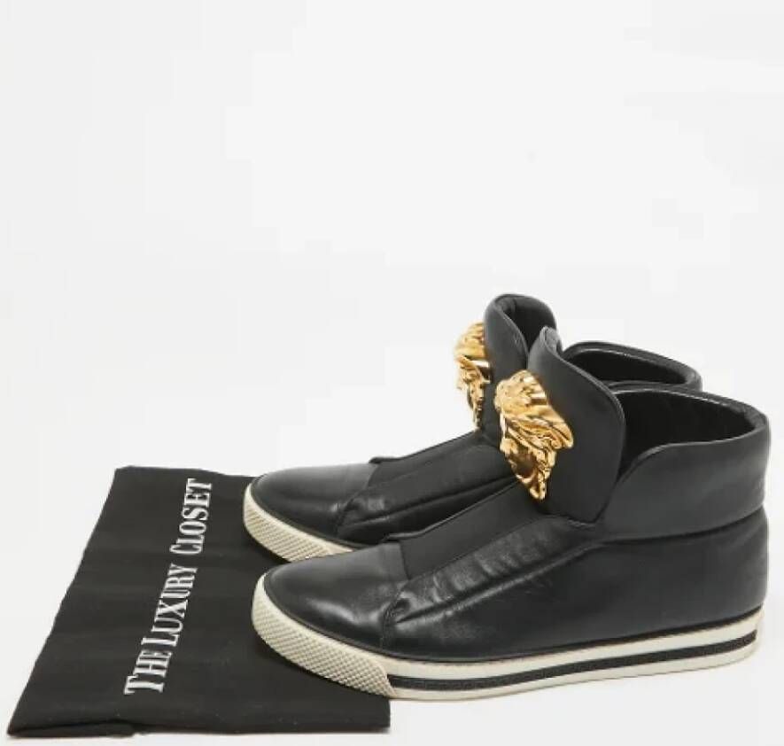 Versace Pre-owned Leather sneakers Black Heren