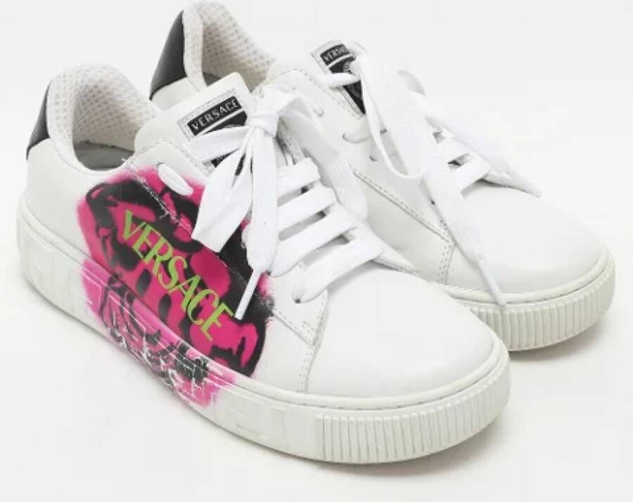 Versace Pre-owned Leather sneakers White Dames