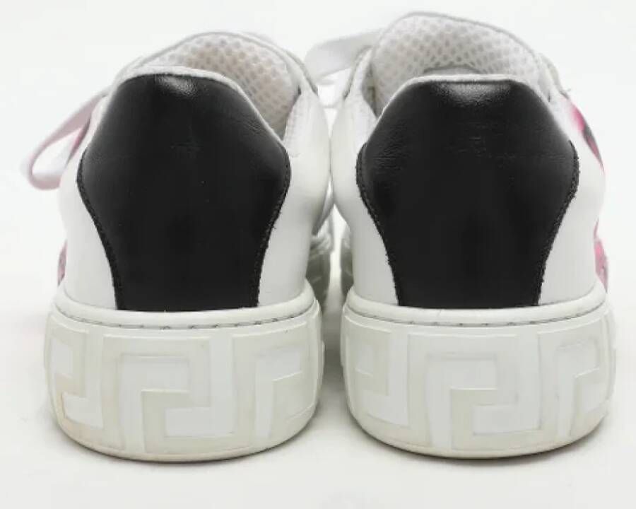 Versace Pre-owned Leather sneakers White Dames