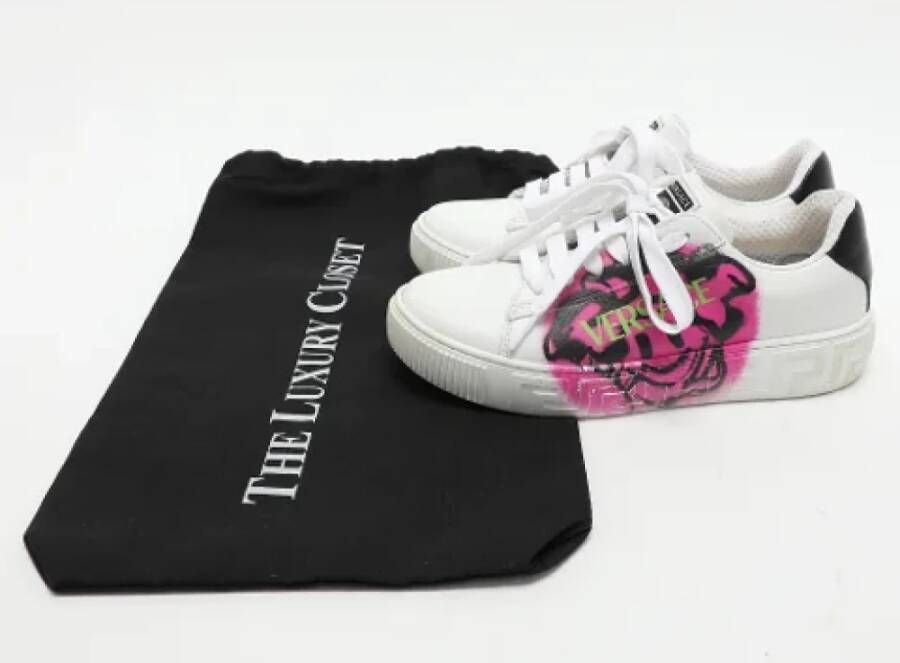 Versace Pre-owned Leather sneakers White Dames