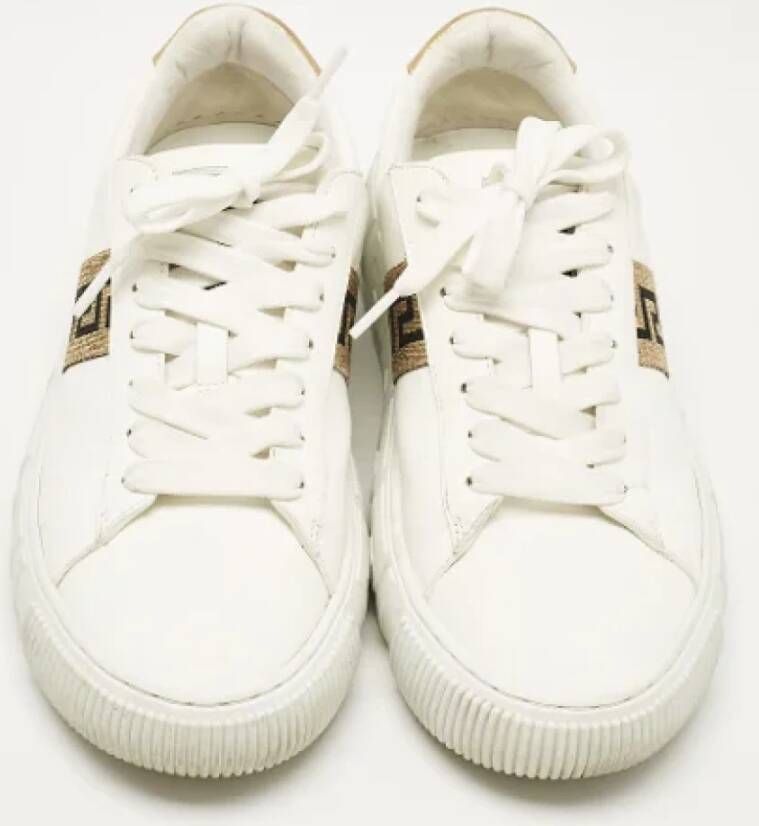 Versace Pre-owned Leather sneakers White Dames