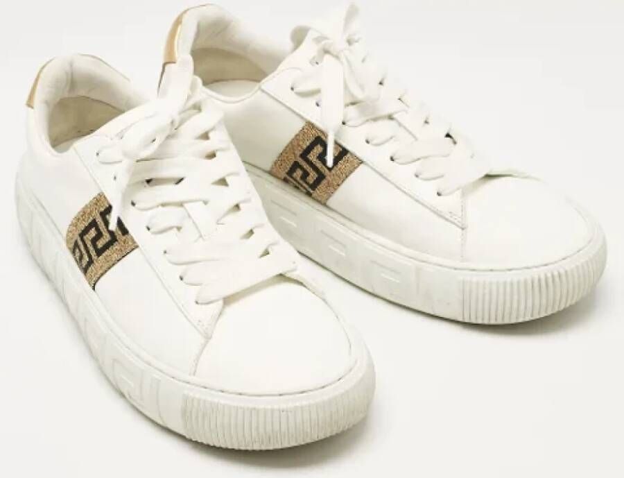 Versace Pre-owned Leather sneakers White Dames