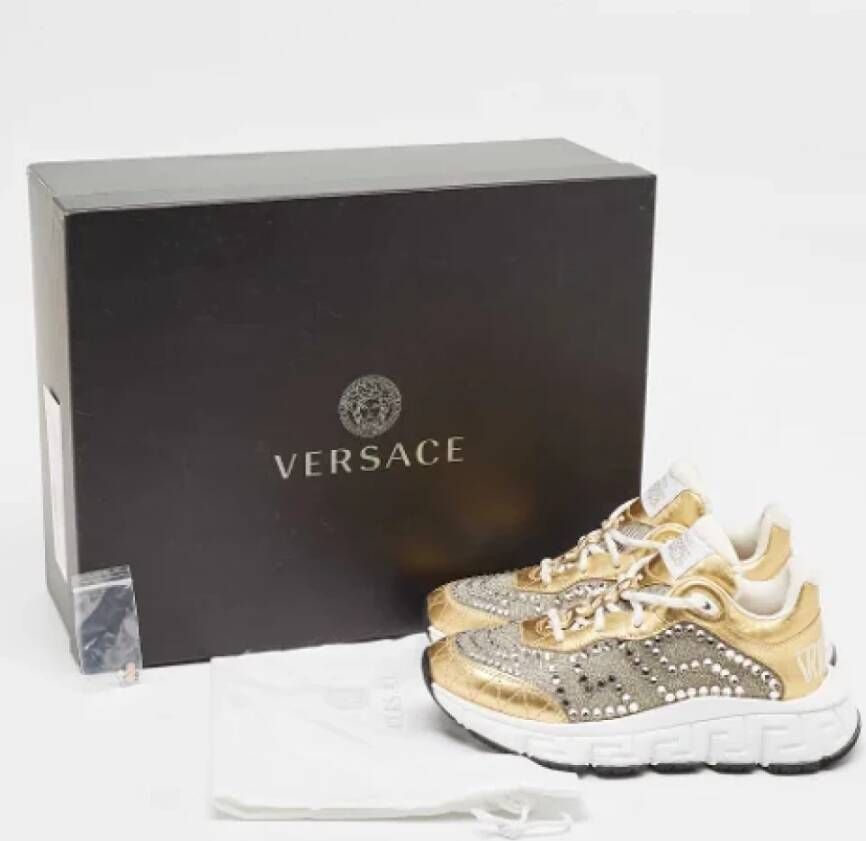 Versace Pre-owned Leather sneakers Yellow Dames