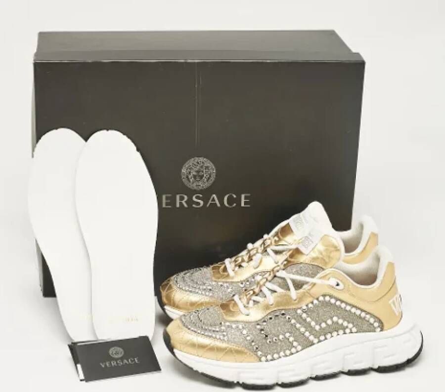 Versace Pre-owned Leather sneakers Yellow Dames