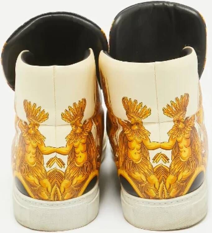 Versace Pre-owned Leather sneakers Yellow Heren